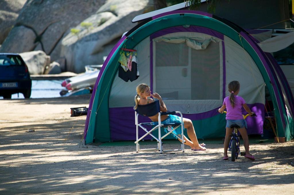 Готель Camping Baia Saraceno Палау Екстер'єр фото